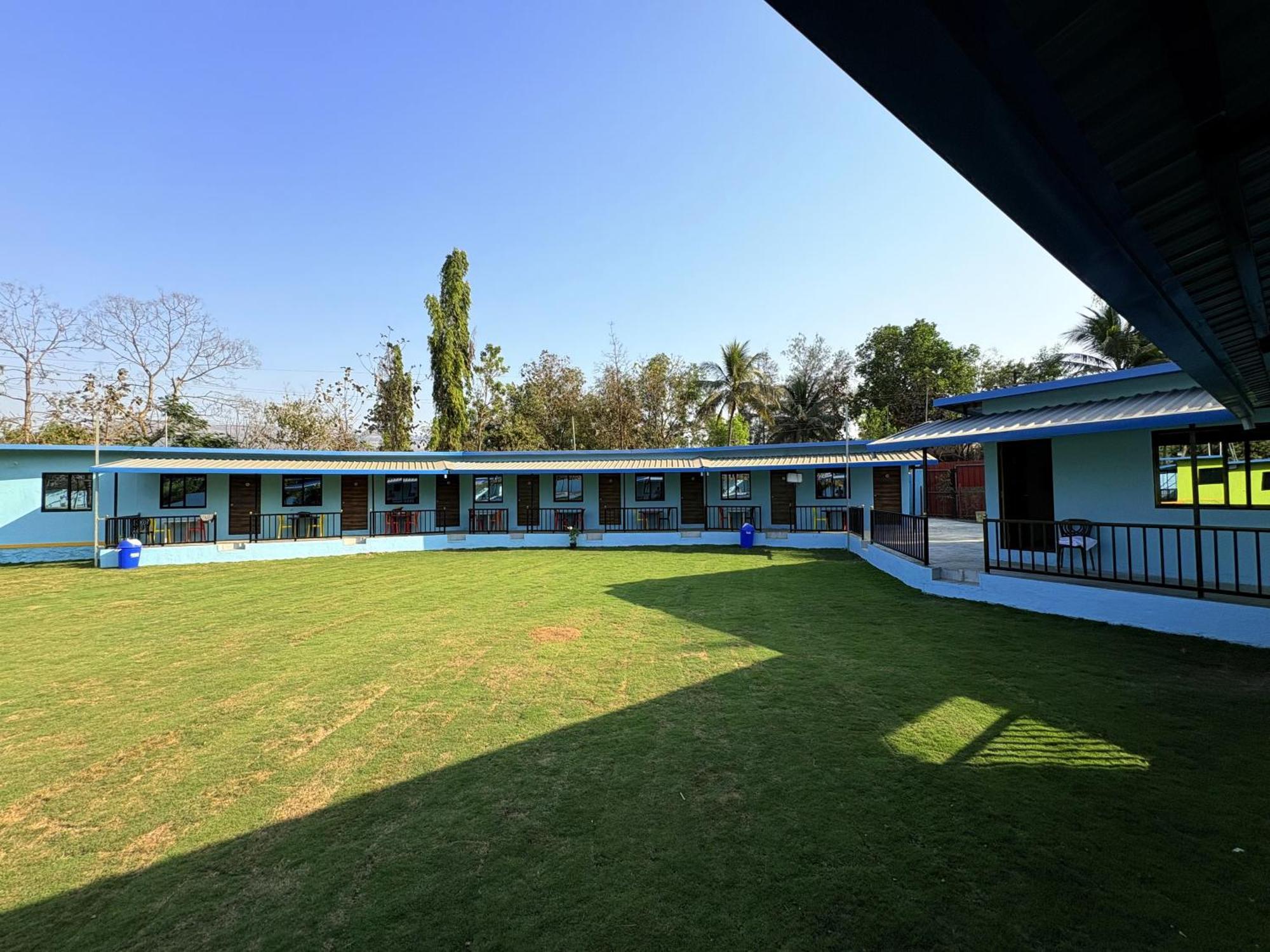 קארג'אט Deep Bhavani Resort מראה חיצוני תמונה
