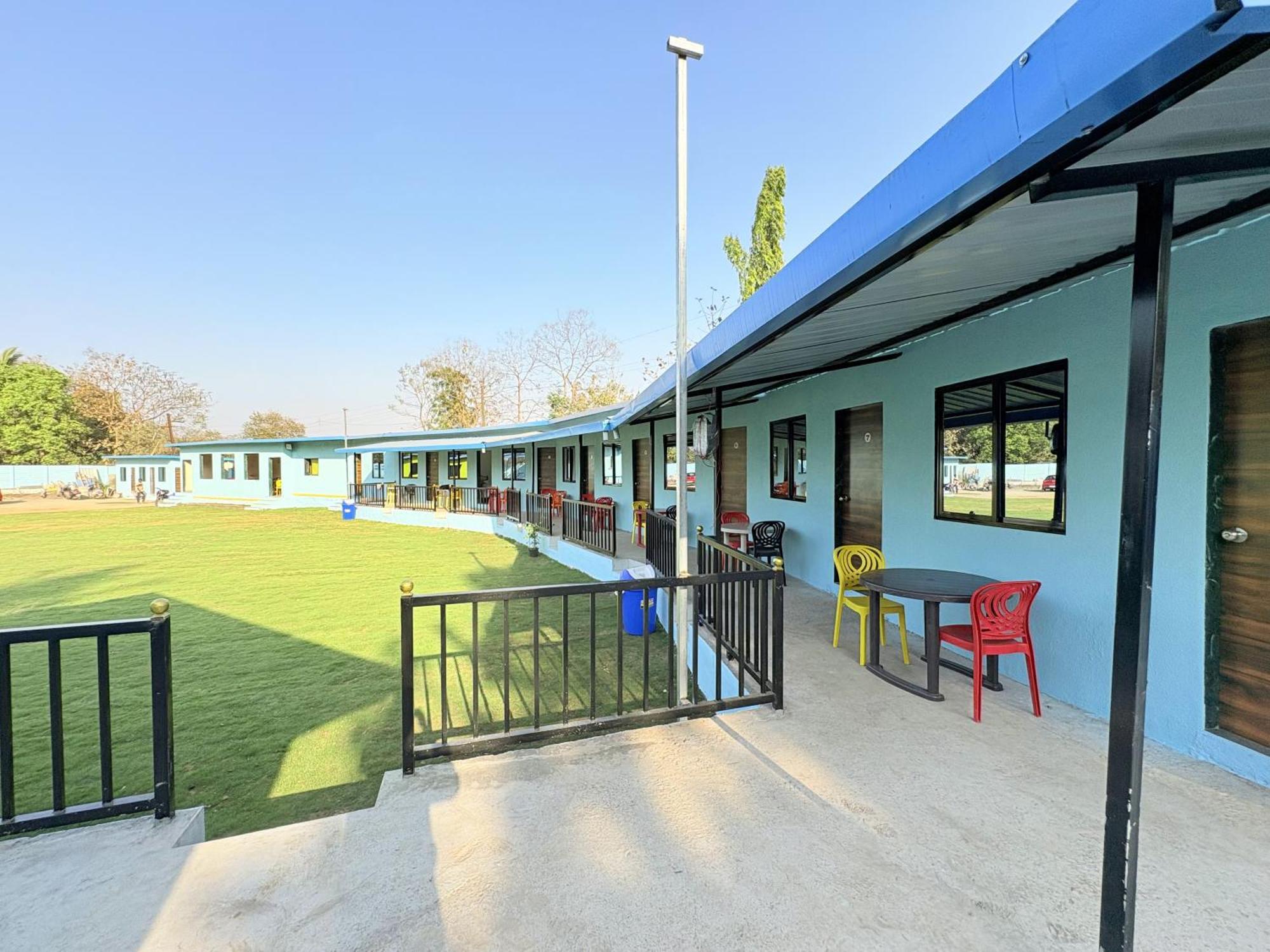 קארג'אט Deep Bhavani Resort מראה חיצוני תמונה